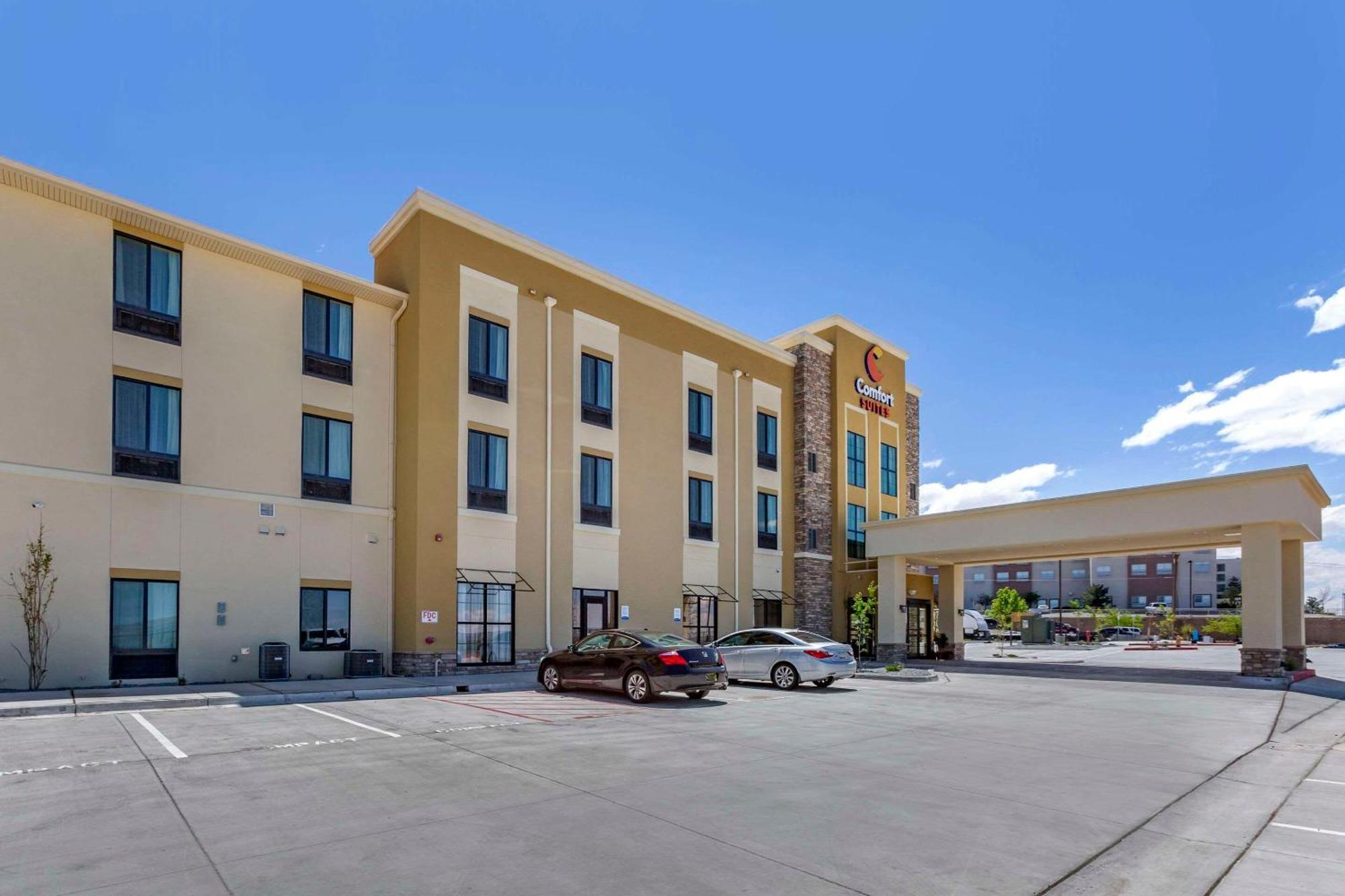 Comfort Suites Albuquerque Airport Exterior foto